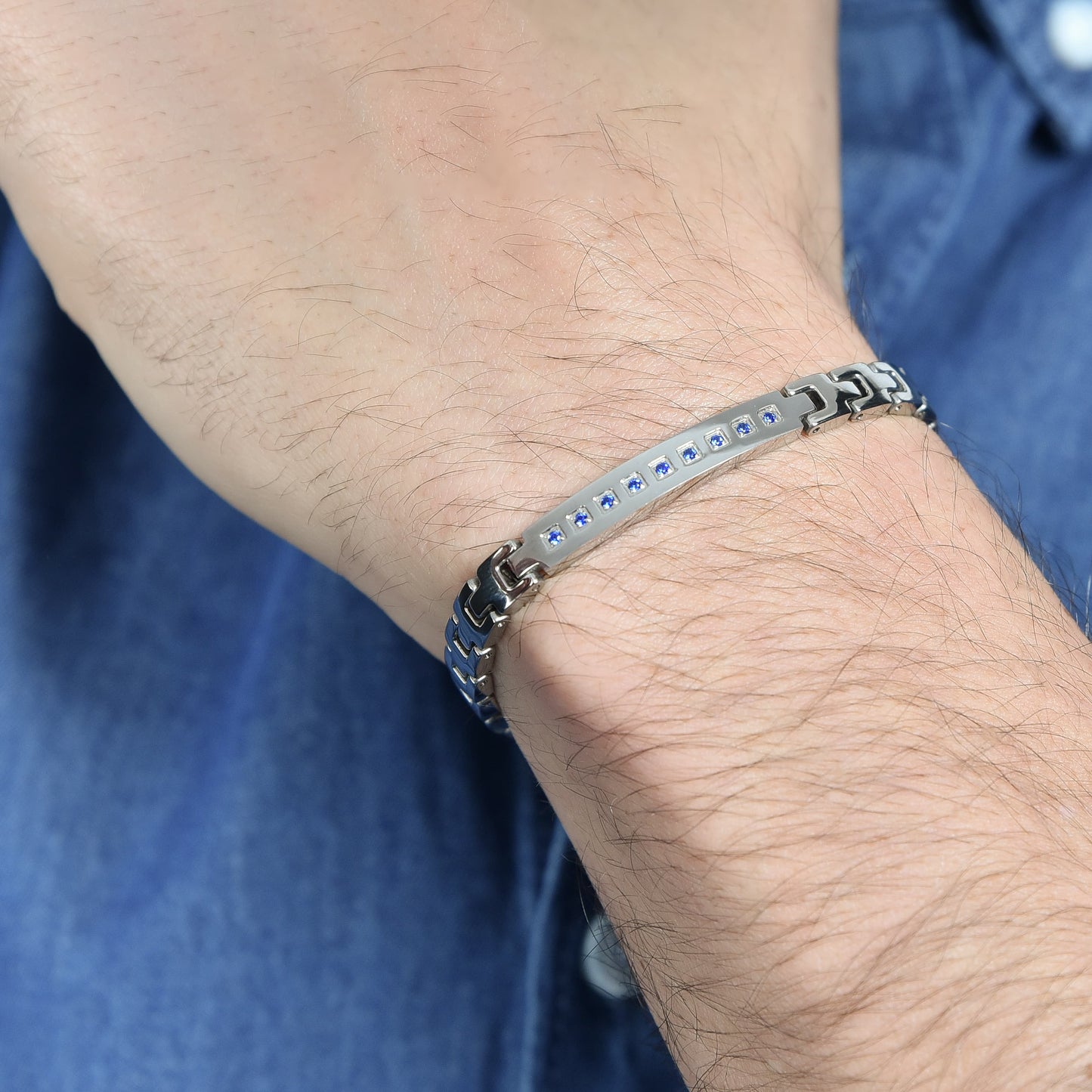 HERRENARMBAND AUS STAHL MIT BLAUEN KRISTALLEN