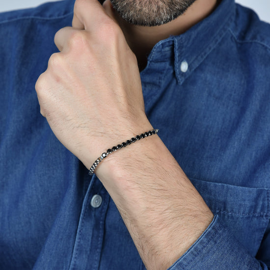 HERRENARMBAND AUS STAHL MIT SCHWARZEN KRISTALLEN