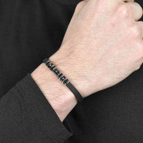 SCHWARZES ARMBAND AUS SILIKON FÜR HERREN MIT STAHLELEMENTE UND SCHWARZEN UND WINDROSEN Luca Barra