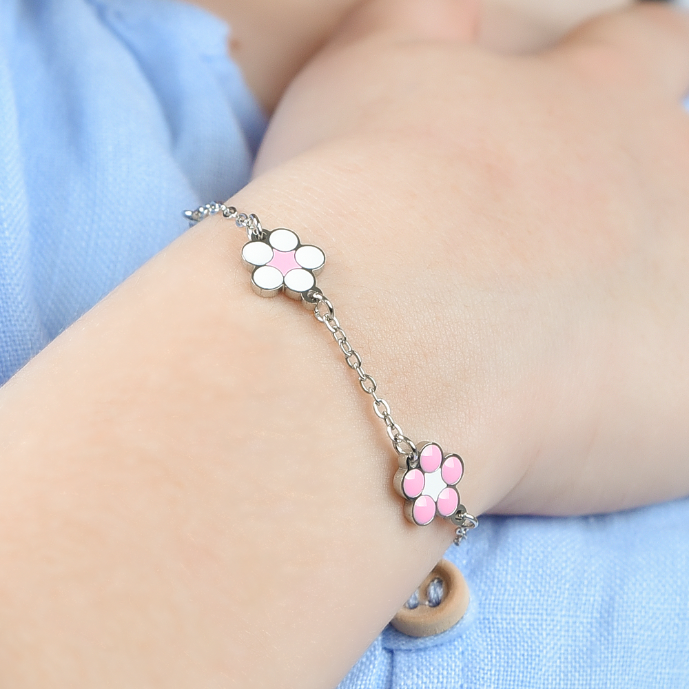 MÄDCHENARMBAND AUS STAHL MIT BLUMEN